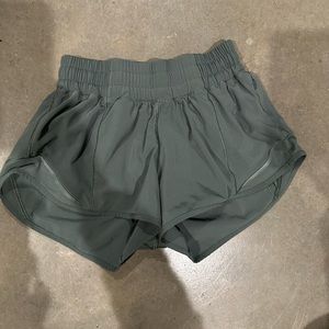 Lululemon Hotty Hot Short LR 2